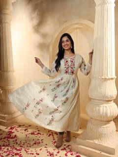 Jannat Zubair Rahmani feet photo thumbnail