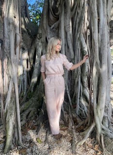 Jennie Garth feet photo thumbnail