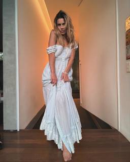Carolina Dieckmann feet photo thumbnail