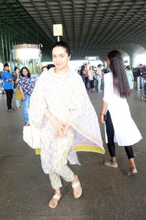 Shraddha Kapoor feet photo thumbnail
