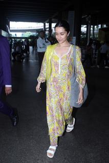 Shraddha Kapoor feet photo thumbnail