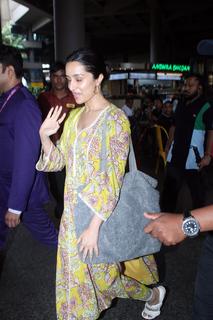 Shraddha Kapoor feet photo thumbnail