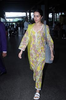 Shraddha Kapoor feet photo thumbnail