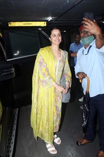 Shraddha Kapoor feet photo thumbnail