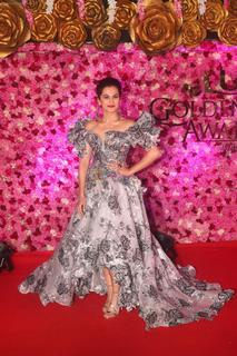Taapsee Pannu feet photo thumbnail