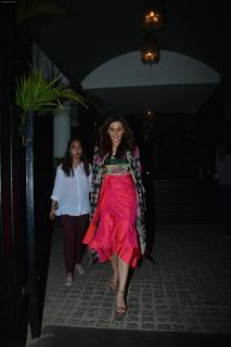 Taapsee Pannu feet photo 5