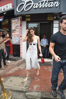 Disha Patani feet photo thumbnail