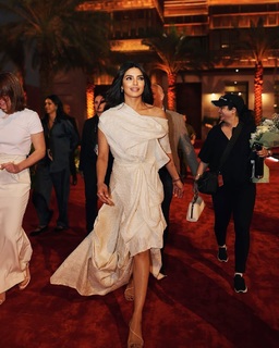 Priyanka Chopra Jonas feet photo thumbnail