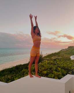 Priyanka Chopra Jonas feet photo thumbnail