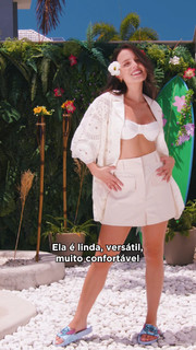 Larissa Manoela feet photo thumbnail