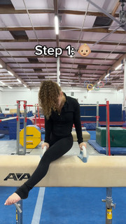 Sofie Dossi feet photo thumbnail