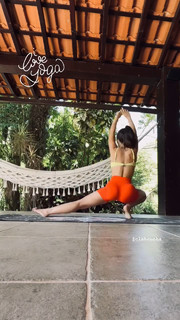 Larissa Manoela feet photo thumbnail