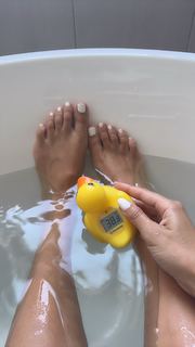 Scarlet Vas feet photo thumbnail