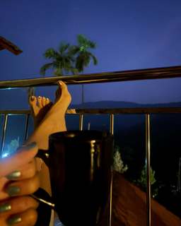 Poonam Yadav feet photo thumbnail