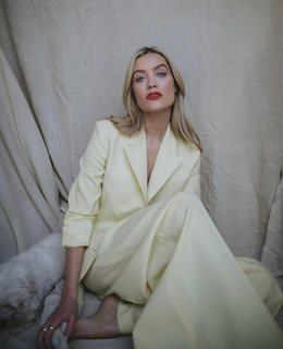 Laura Whitmore feet photo 5