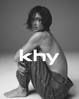 Kylie Jenner feet photo thumbnail