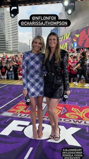 Erin Andrews feet photo 4