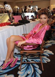 Miranda Kerr feet photo thumbnail