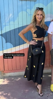 Amanda Holden feet photo thumbnail