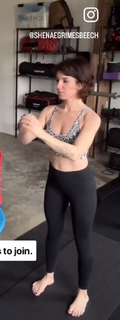 Shenae Grimes-Beech feet photo 4