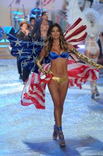Lily Aldridge feet photo thumbnail