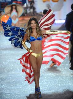 Lily Aldridge feet photo thumbnail