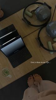 Rochelle Humes feet photo thumbnail
