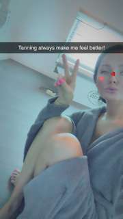 Brittney Smith feet photo thumbnail