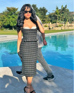 Jenna Ortega feet photo thumbnail