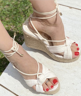 Alaine Crissiê feet photo thumbnail