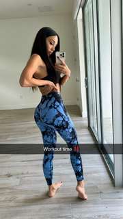Scarlet Vas feet photo thumbnail