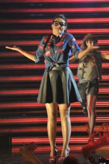 Ewa Farna feet photo thumbnail