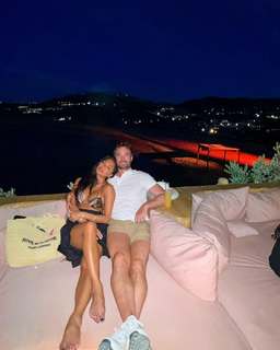 Nicole Scherzinger feet photo thumbnail