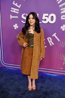 Jenna Ortega feet photo thumbnail