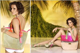 Deborah Secco feet photo thumbnail