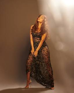 Malaika Arora feet photo thumbnail