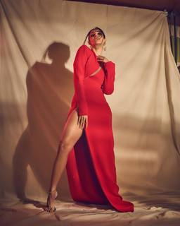 Malaika Arora feet photo thumbnail