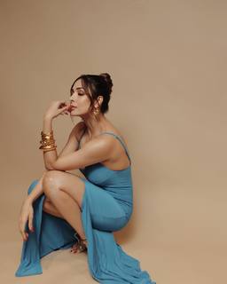 Malaika Arora feet photo thumbnail