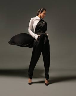 Malaika Arora feet photo thumbnail