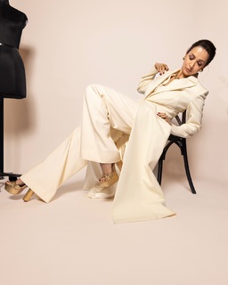 Malaika Arora feet photo thumbnail