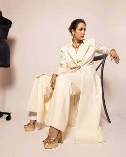 Malaika Arora feet photo thumbnail
