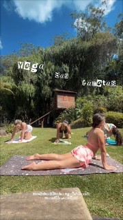 Larissa Manoela feet photo thumbnail