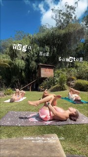 Larissa Manoela feet photo thumbnail