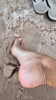 Adriane Galisteu feet photo thumbnail