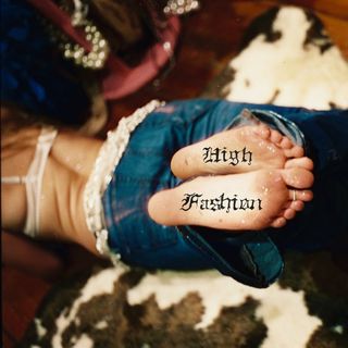 Addison Rae feet photo thumbnail