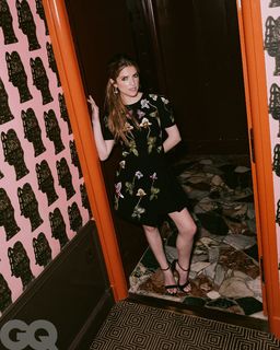 Anna Kendrick feet photo thumbnail