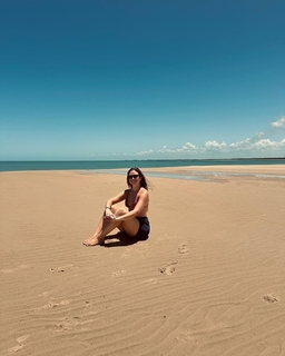 Juliana Paiva feet photo thumbnail