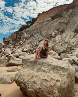 Juliana Paiva feet photo thumbnail