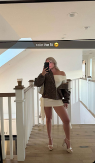 Katie Sigmond feet photo thumbnail