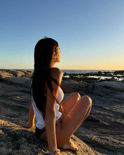 Zaira Nara feet photo thumbnail